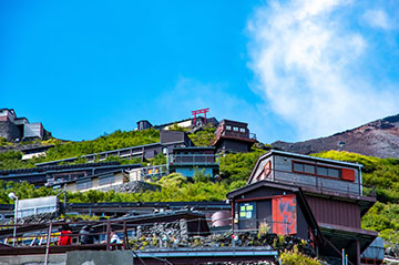 山小屋「鳥居荘」