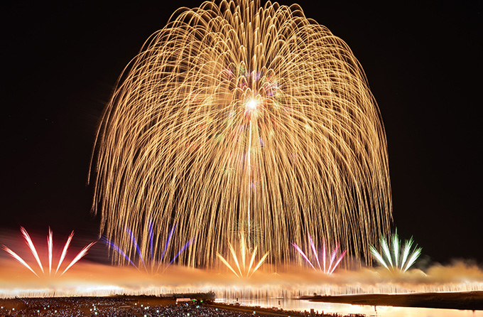 วิวพลุนากาโอกะที่สวยงามตระการตา